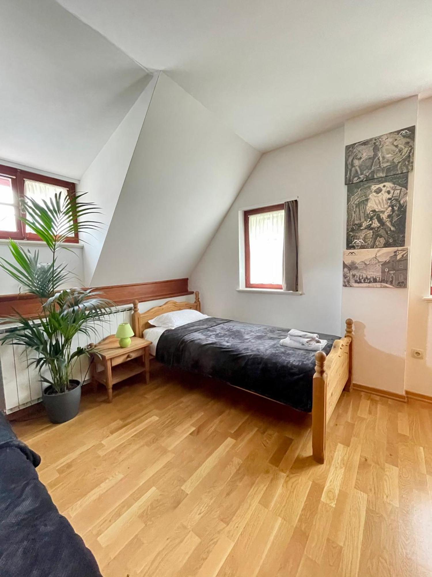 Gostisce Barbara Hotel Idrija Eksteriør billede