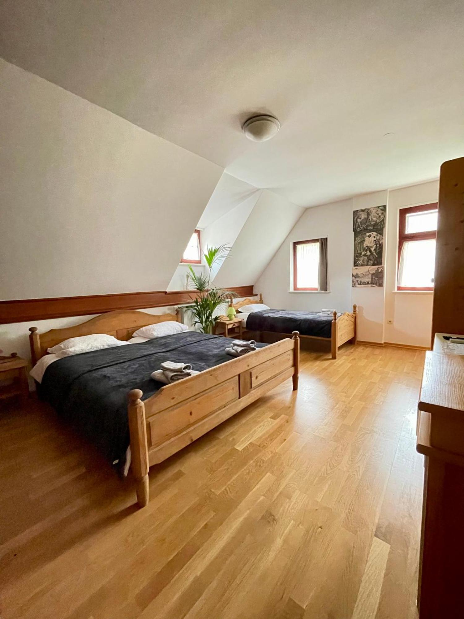 Gostisce Barbara Hotel Idrija Eksteriør billede