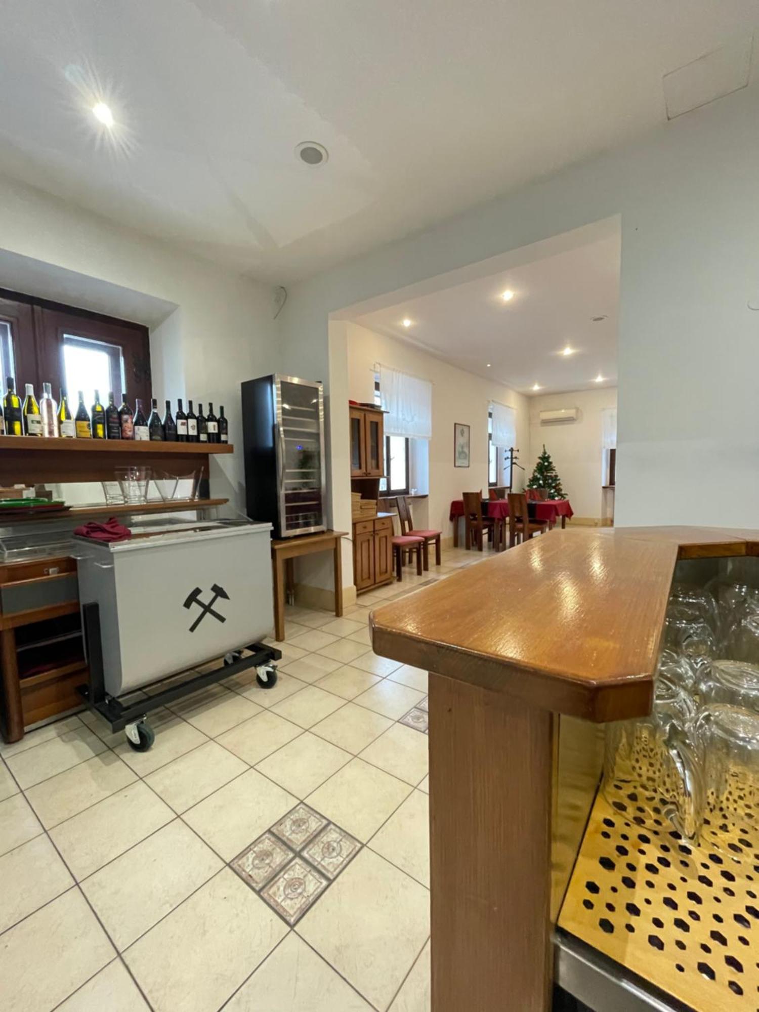 Gostisce Barbara Hotel Idrija Eksteriør billede