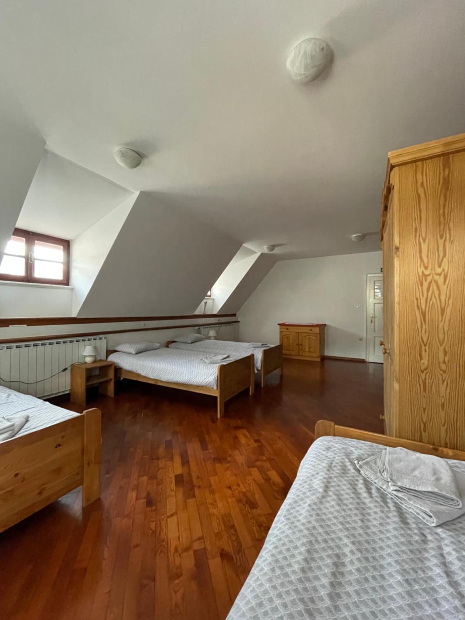Gostisce Barbara Hotel Idrija Eksteriør billede