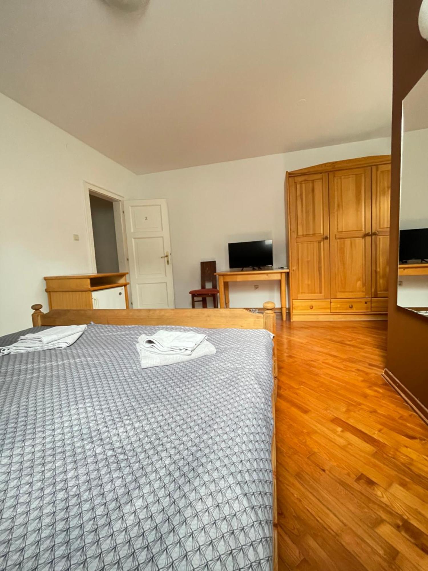 Gostisce Barbara Hotel Idrija Eksteriør billede